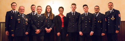 Aufgrund ihres besonderen Engagements wurden junge Aktive zu Feuerwehrfrauen bzw. -männern befördert. In einem Fall wurde der Dienstgrad ''Löschmeister'' verliehen.