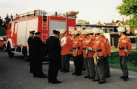 Der Leistungsprüfung am 7. Mai 1993 unterzogen sich zwölf Einsatzkräfte. Mit strengen Augen und der Stoppuhr im Anschlag überwachten Kreisbrandinspektor Franz Filser (von links) sowie die beiden Kreisbrandmeister Wilhelm Schwürzer und Josef Meixner die Abnahme.